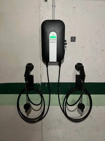 Cargador con doble conector